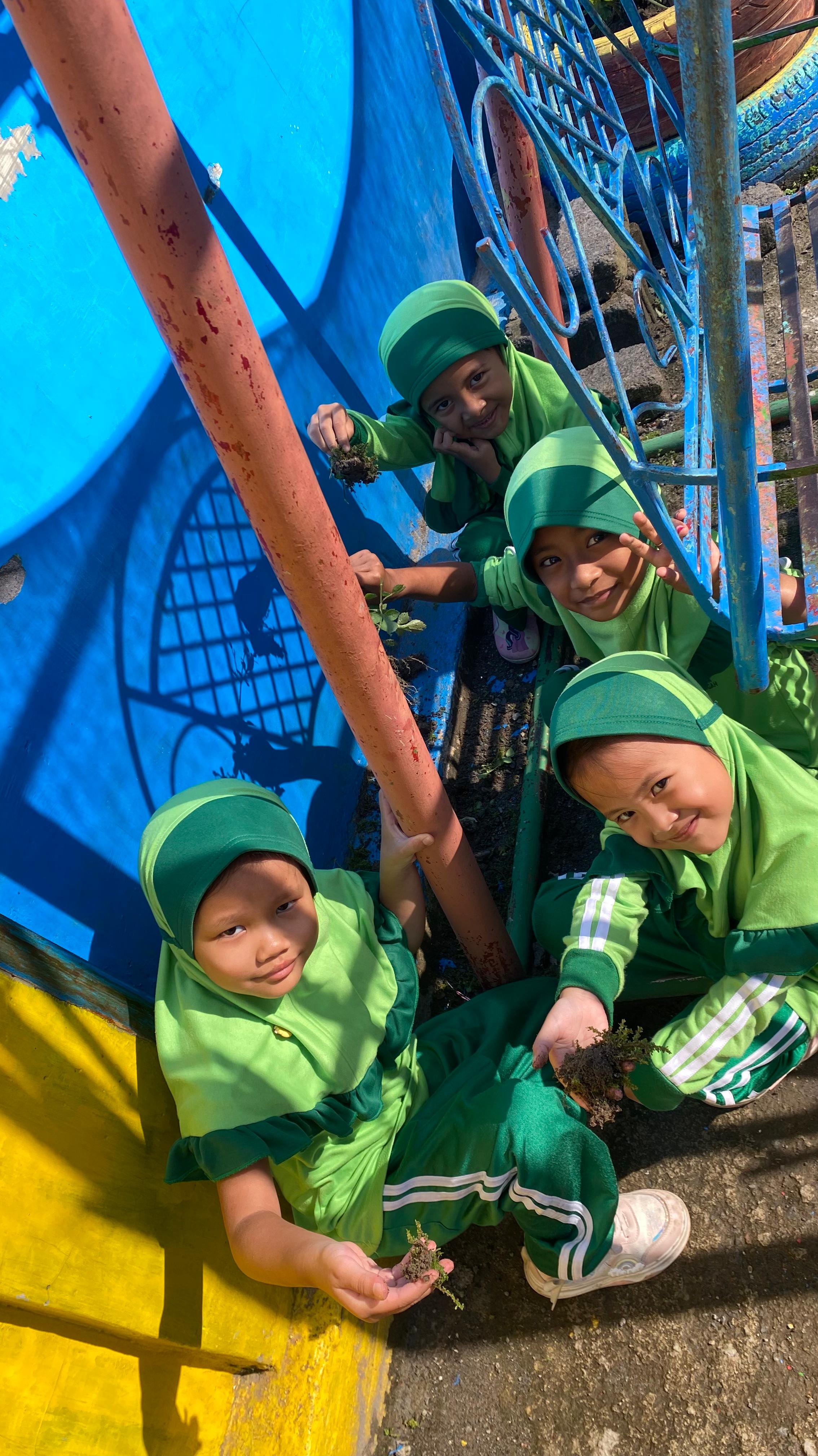 Gotong royong 18 april 2026