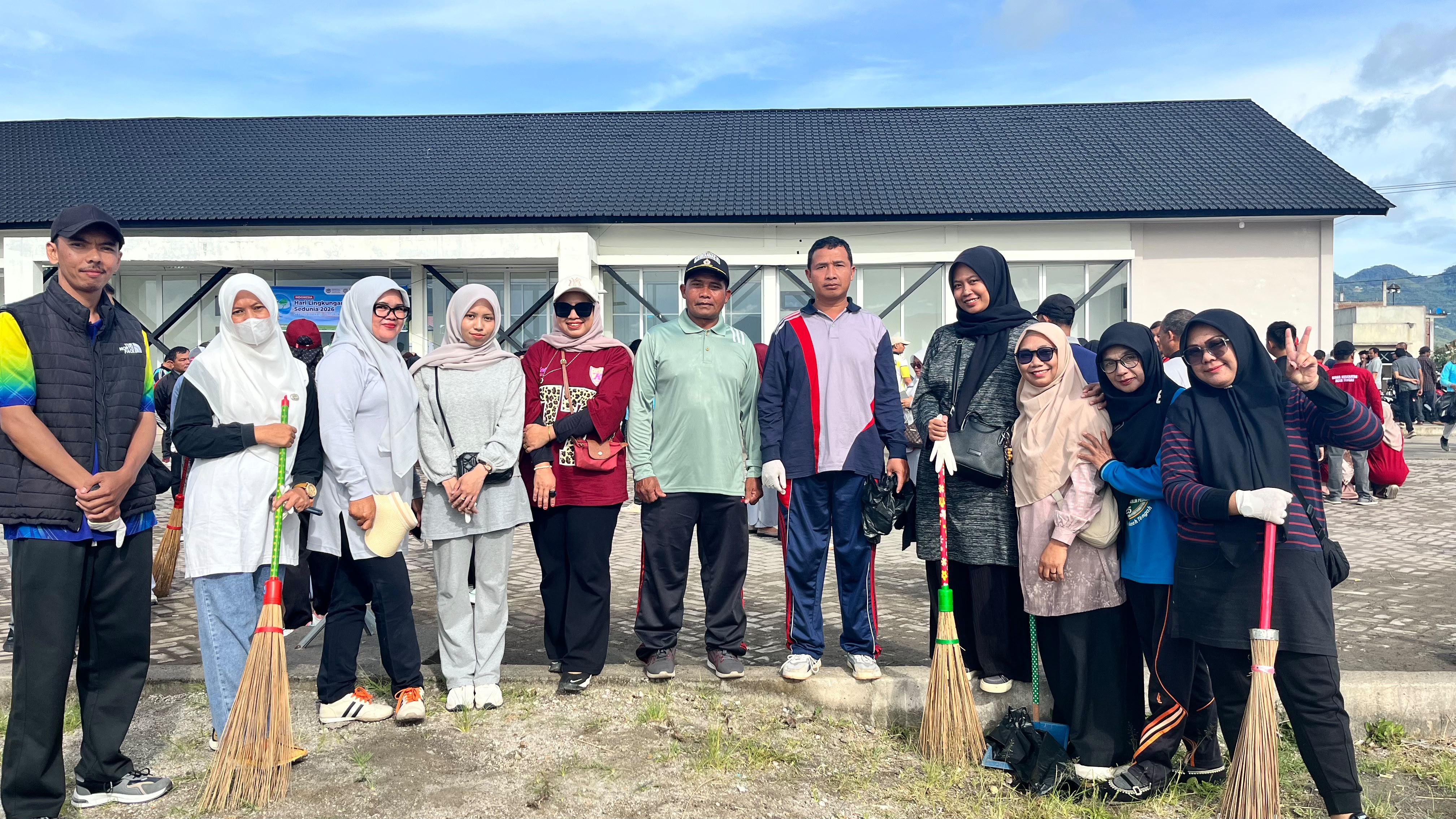 Gotong Royong Massal Dinas Pendidikan Dayah