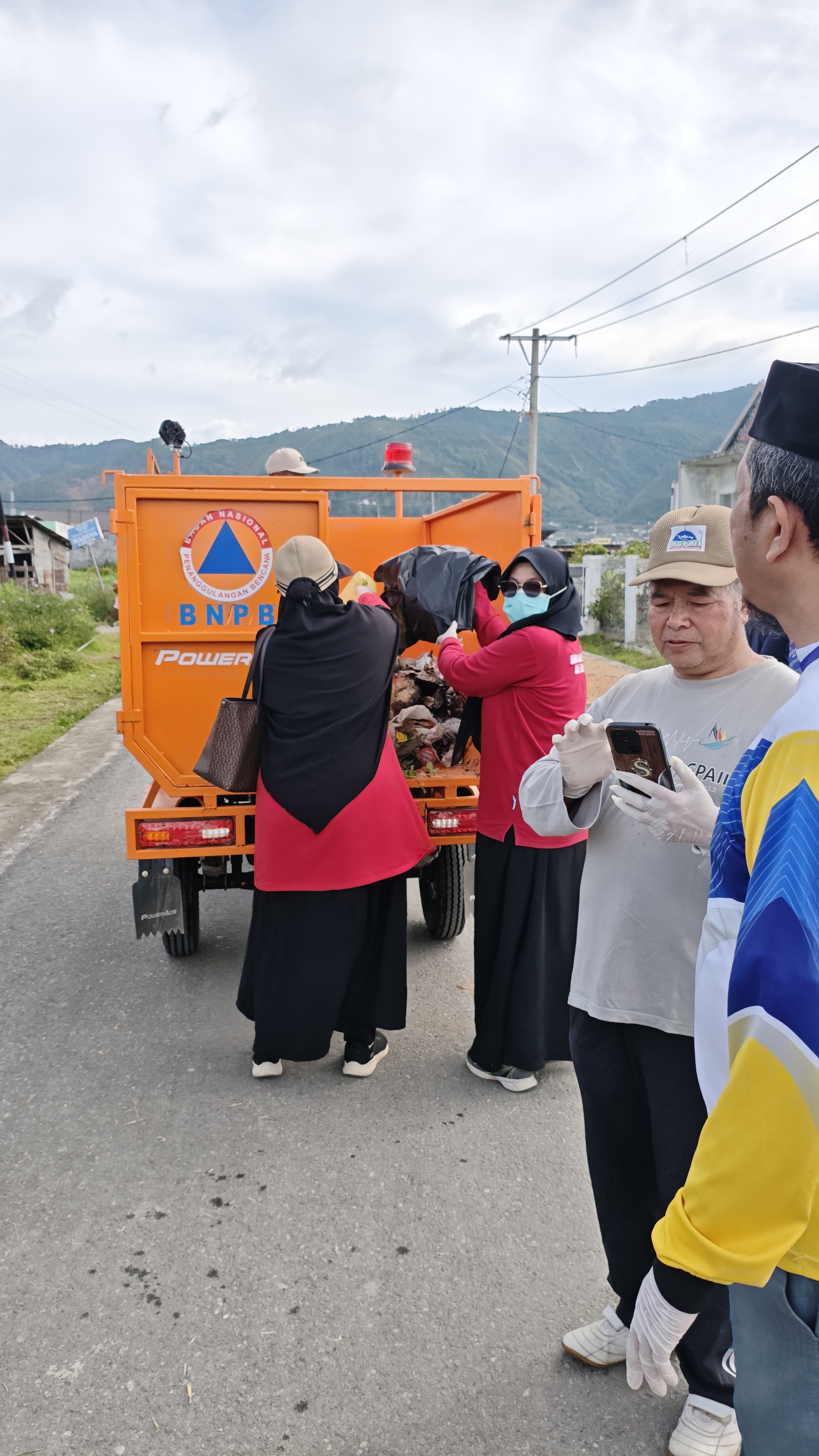 gotong royong masal